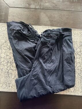 lululemon athletica Women's Dance Studio Mid-Rise Cropped Pant